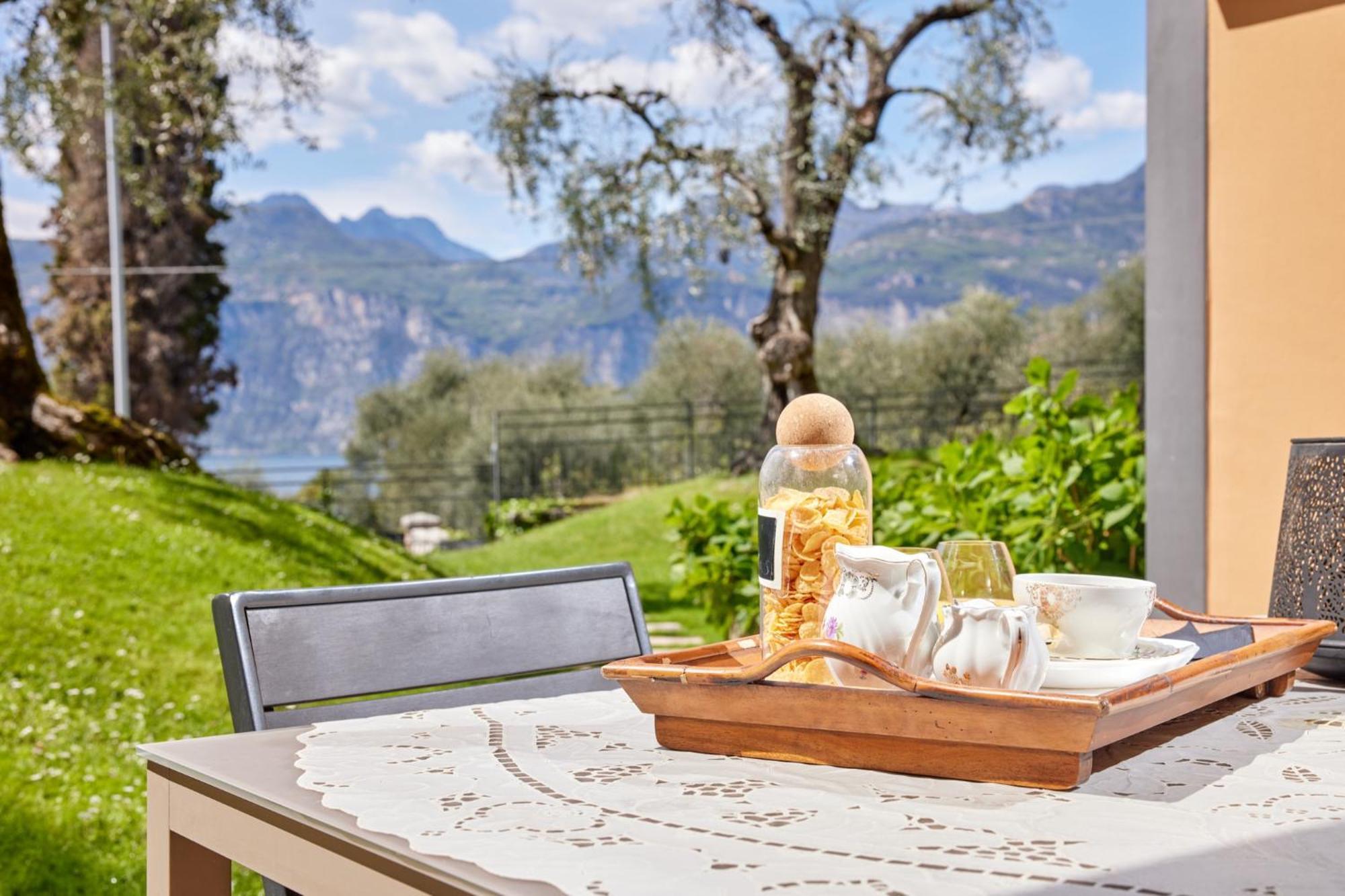 Callalillyjardin Malcesine Extérieur photo