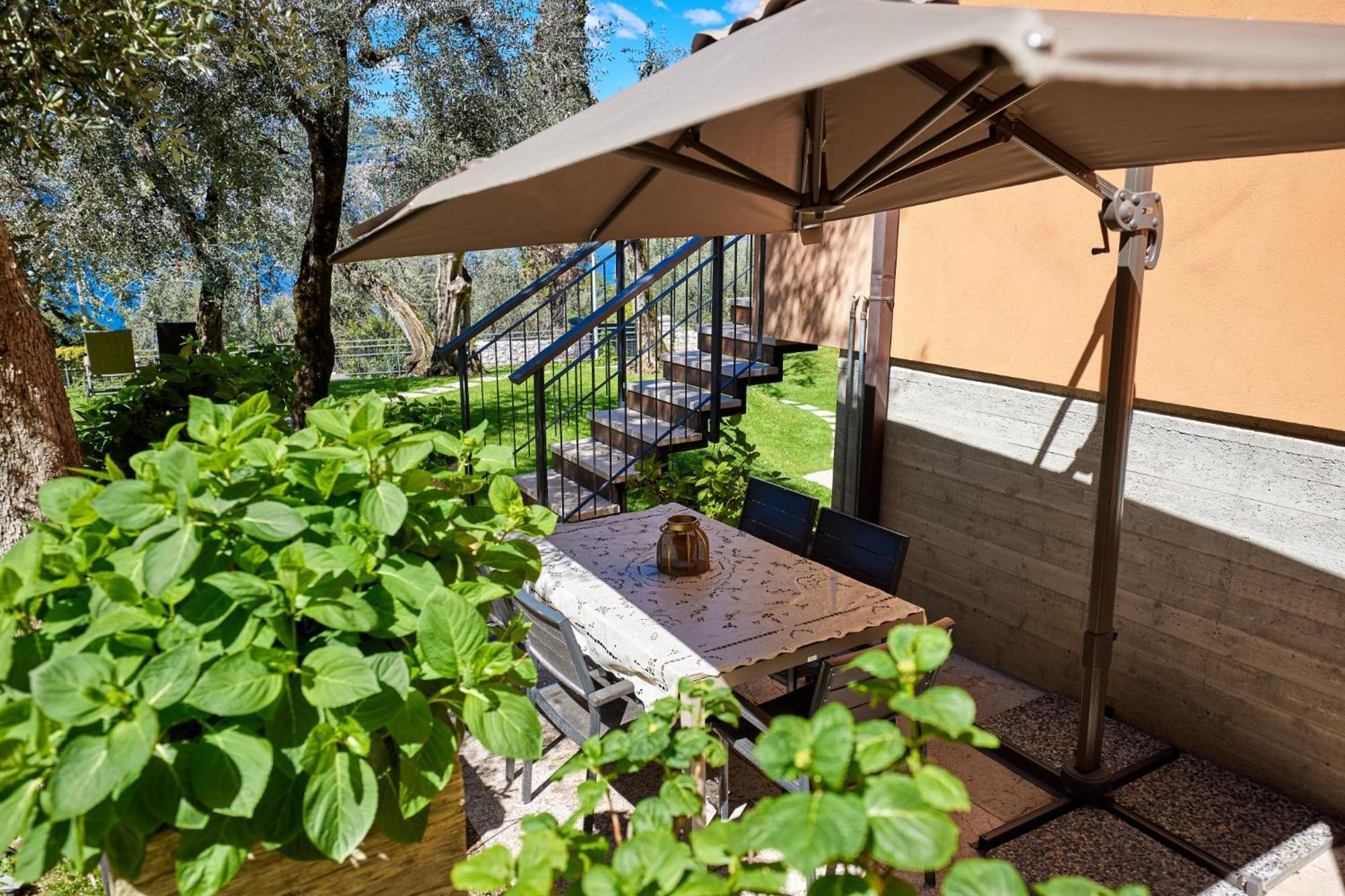 Callalillyjardin Malcesine Extérieur photo