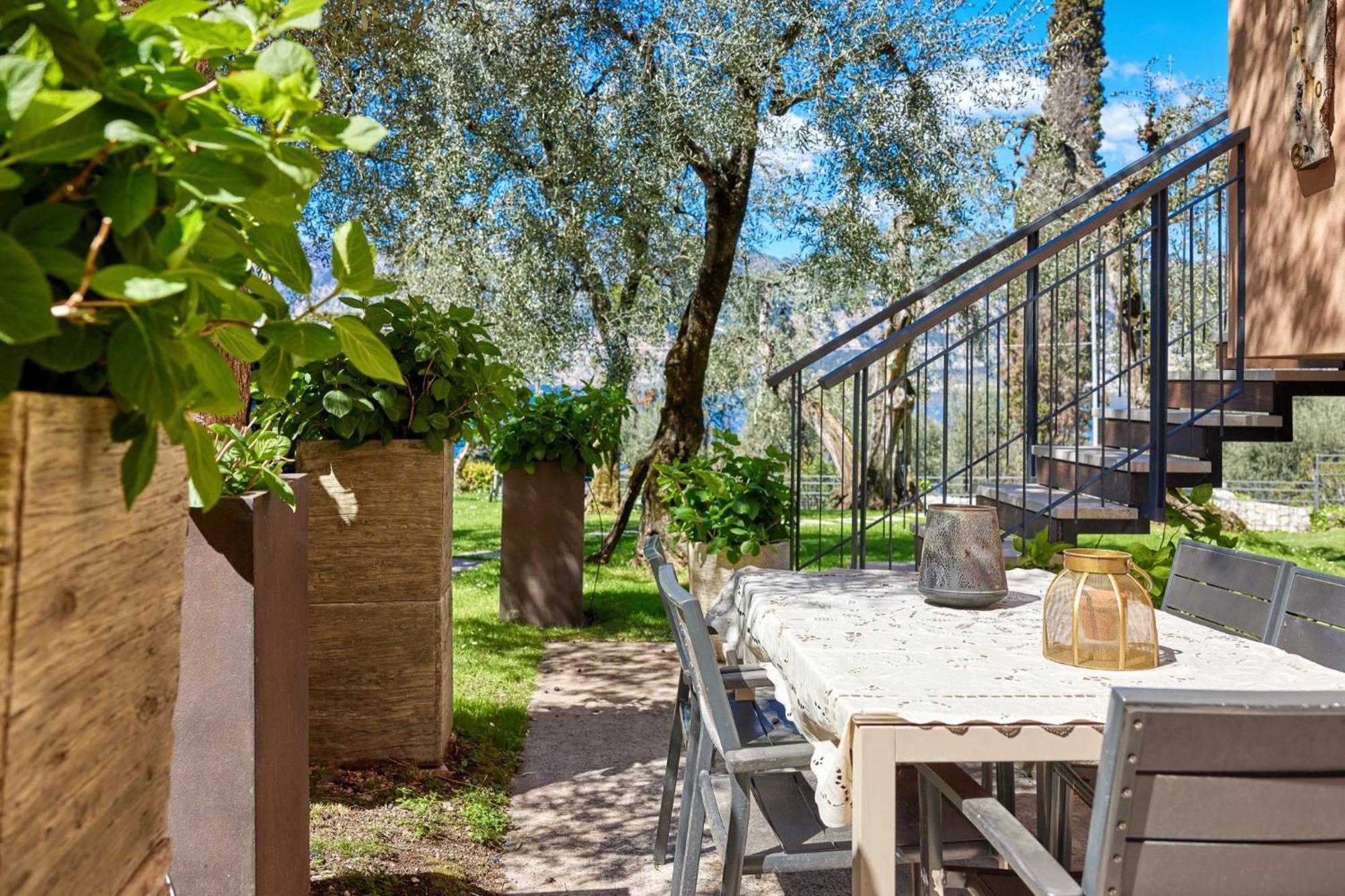 Callalillyjardin Malcesine Extérieur photo