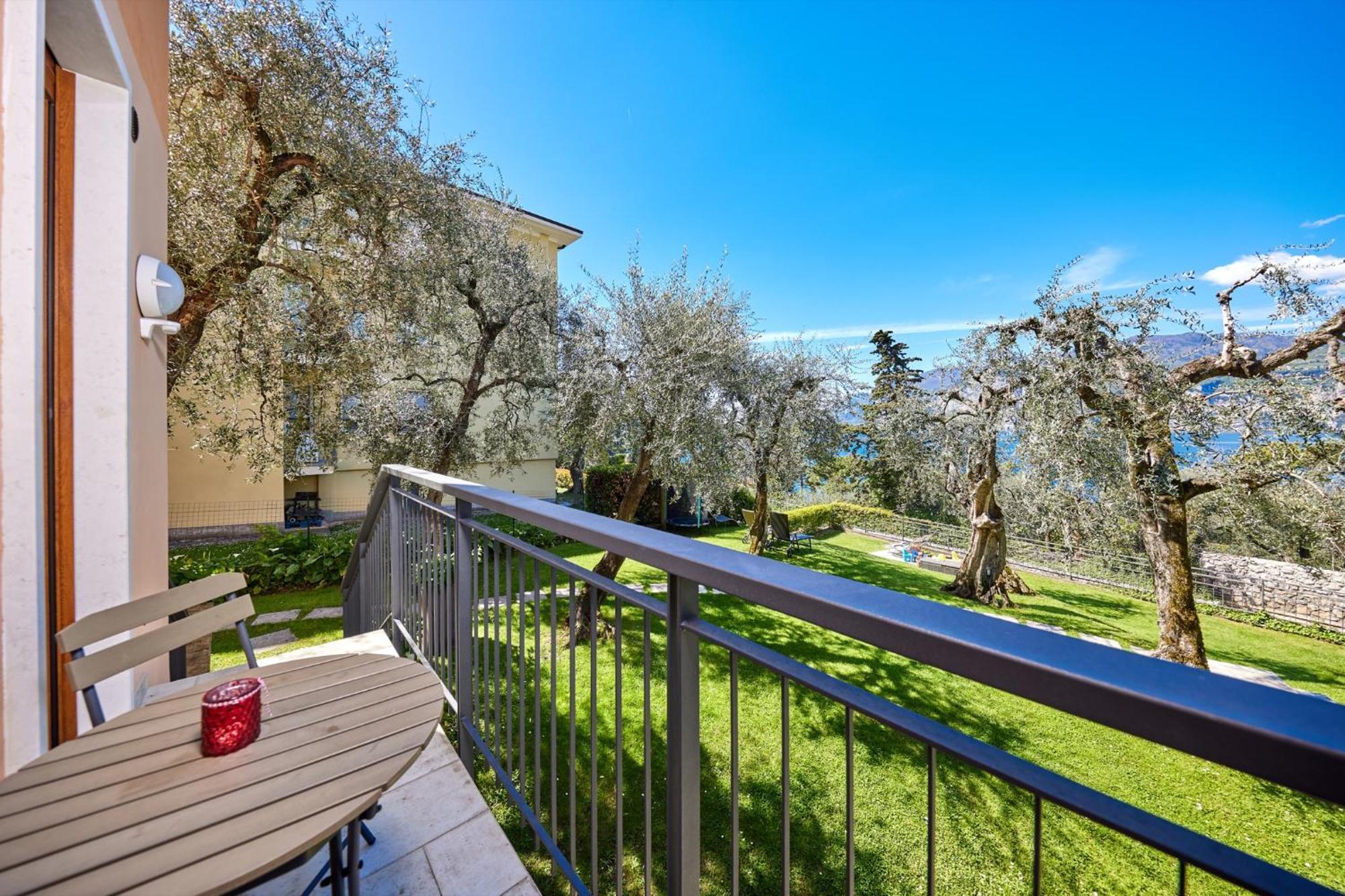 Callalillyjardin Malcesine Extérieur photo