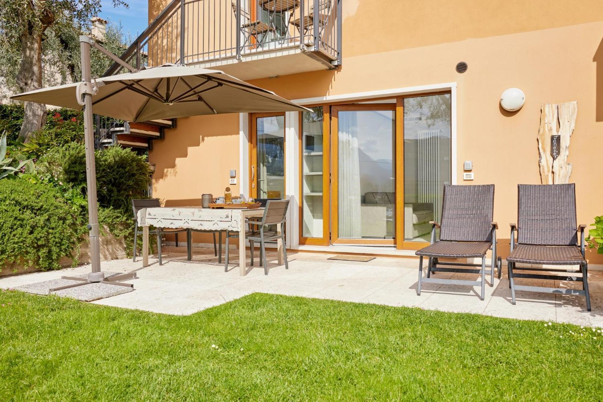 Callalillyjardin Malcesine Extérieur photo