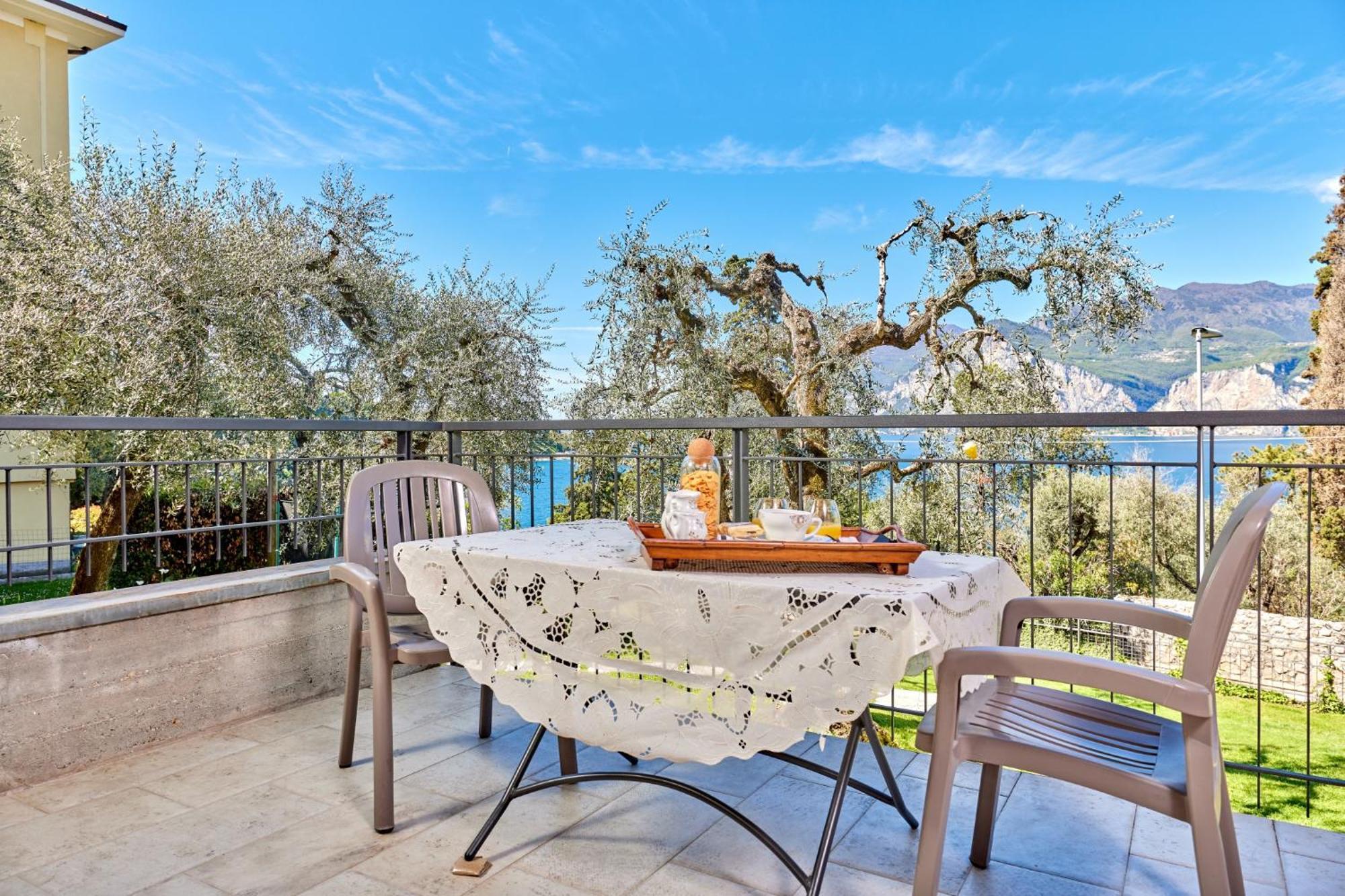 Callalillyjardin Malcesine Extérieur photo